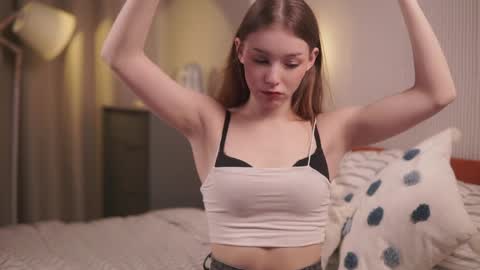 Avie online show from 03/24/26, 05:29