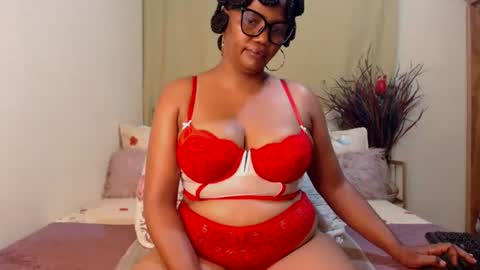 Snapshot of intimacysexy chatting on 07/22/26, 10:01 boniswa caroline online show from 07/22/26, 10:01