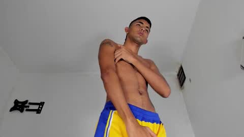 Snapshot of invictu_mastercum420 chatting on 10/05/25, 08:29 El Way online show from 10/05/25, 08:29