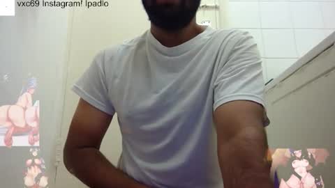 Snapshot of ipadlovxc69 chatting on 09/17/25, 02:52 ipadlovxc69 online show from 09/17/25, 02:52