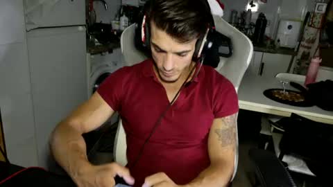 Snapshot of ipaulsoy chatting on 07/12/26, 11:34 Paul online show from 07/12/26, 11:34