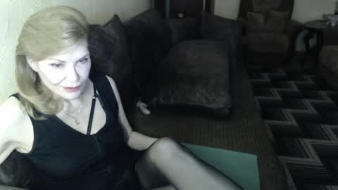 irenalegs online show from 04/21/26, 04:08