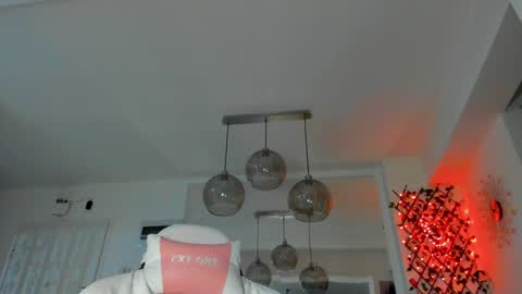 Snapshot of irenevon chatting on 12/18/24, 05:26 Ir s room online show from 12/18/24, 05:26