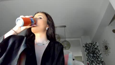 Snapshot of irenevon chatting on 01/16/25, 02:51 Ir s room online show from 01/16/25, 02:51