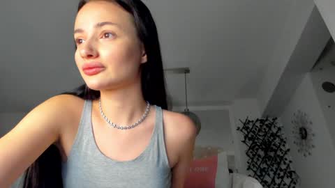 Snapshot of irenevon chatting on 01/21/25, 03:43 Ir s room online show from 01/21/25, 03:43