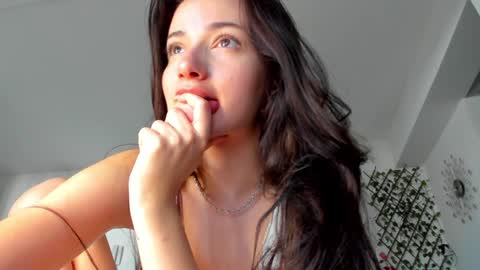 Snapshot of irenevon chatting on 01/28/25, 08:14 Ir s room online show from 01/28/25, 08:14