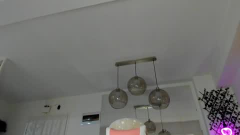 Snapshot of irenevon chatting on 02/05/25, 05:41 Ir s room online show from 02/05/25, 05:41