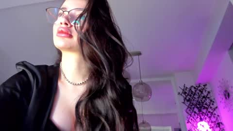 Snapshot of irenevon chatting on 02/07/25, 06:24 Ir s room online show from 02/07/25, 06:24