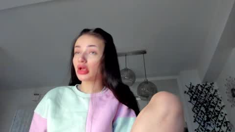 Snapshot of irenevon chatting on 02/11/25, 05:37 Ir s room online show from 02/11/25, 05:37