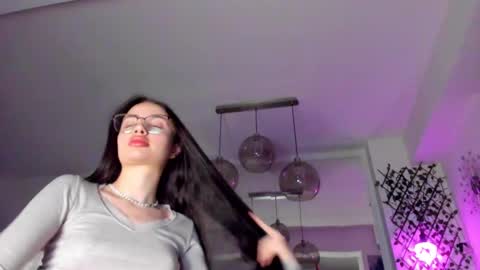 Snapshot of irenevon chatting on 02/11/25, 03:40 Ir s room online show from 02/11/25, 03:40