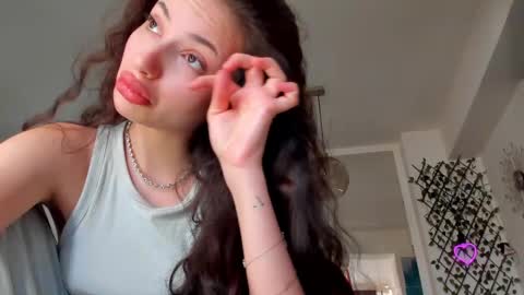 Snapshot of irenevon chatting on 02/22/25, 02:41 Ir s room online show from 02/22/25, 02:41