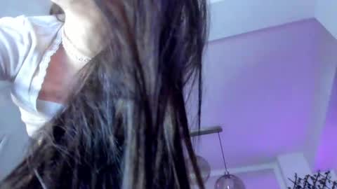 Snapshot of irenevon chatting on 02/25/25, 03:27 Ir s room online show from 02/25/25, 03:27