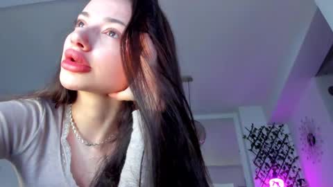 Snapshot of irenevon chatting on 02/26/25, 05:42 Ir s room online show from 02/26/25, 05:42