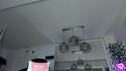 Snapshot of irenevon chatting on 03/02/25, 03:27 Ir s room online show from 03/02/25, 03:27