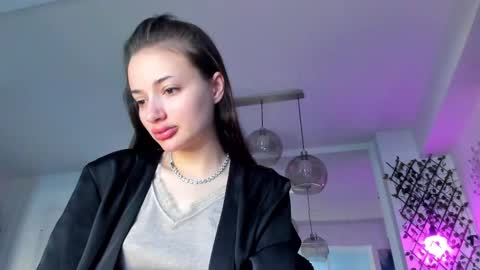 Snapshot of irenevon chatting on 03/07/25, 05:29 Ir s room online show from 03/07/25, 05:29