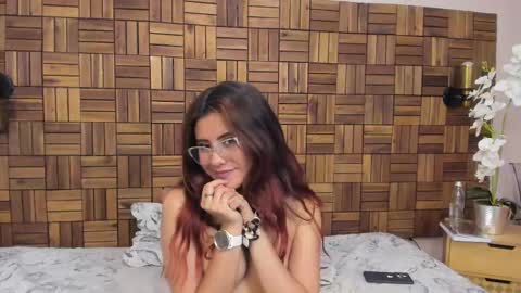 Snapshot of iriis_rosse chatting on 01/09/25, 02:22 Iris Rosse online show from 01/09/25, 02:22