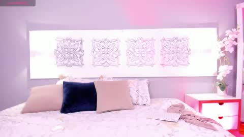 Snapshot of iriis_rosse chatting on 09/24/25, 09:29 Iris Rosse online show from 09/24/25, 09:29