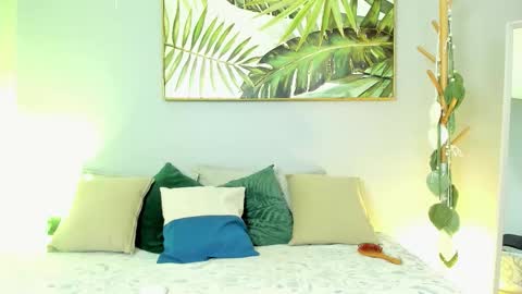 Snapshot of iriis_rosse chatting on 10/14/25, 04:30 Iris Rosse online show from 10/14/25, 04:30