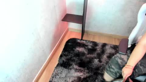 iriisfeitan online show from 10/08/25, 10:02