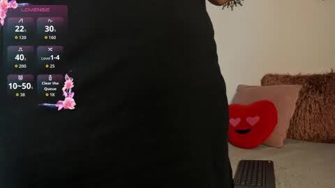 Snapshot of irina_05 chatting on 10/17/25, 10:34 IRINA online show from 10/17/25, 10:34