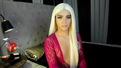 Snapshot of irina_woodshakylishxx chatting on 07/22/26, 02:58 IRINAA online show from 07/22/26, 02:58