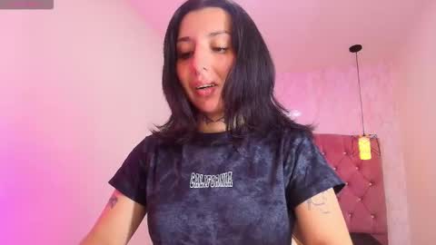 iris_77 online show from 10/20/25, 06:52