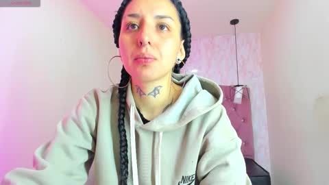 iris_77 online show from 11/28/25, 11:46