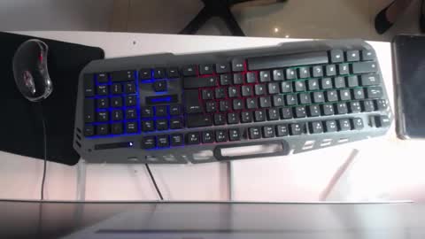 Snapshot of iris_bell_ch chatting on 12/14/25, 11:26 Iris online show from 12/14/25, 11:26