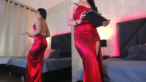 Queen Iris online show from 02/05/25, 12:20