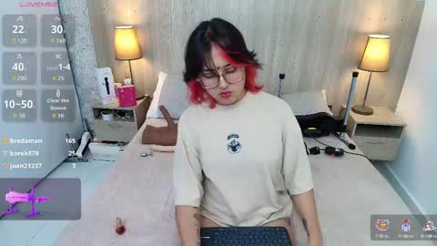 Iris online show from 10/08/25, 12:41