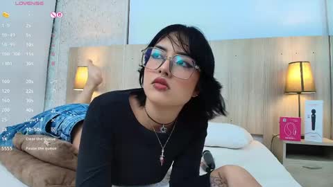 Snapshot of iris_gomez chatting on 05/19/26, 01:56 Iris online show from 05/19/26, 01:56