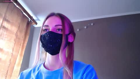 Snapshot of iris_lave chatting on 09/09/25, 02:05 Lily online show from 09/09/25, 02:05