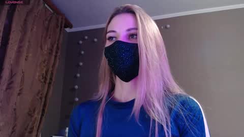 Lily online show from 10/31/25, 04:52