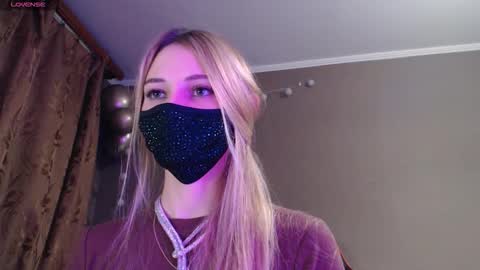 Lily online show from 11/05/25, 04:51