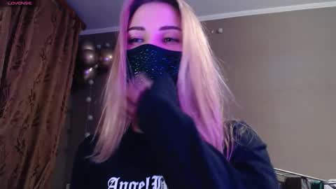 Lily online show from 11/14/25, 07:12