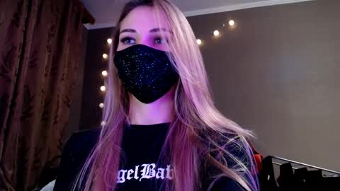 Lily online show from 12/01/25, 08:03