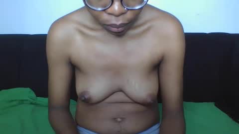 iris_love_2 online show from 02/13/25, 04:32