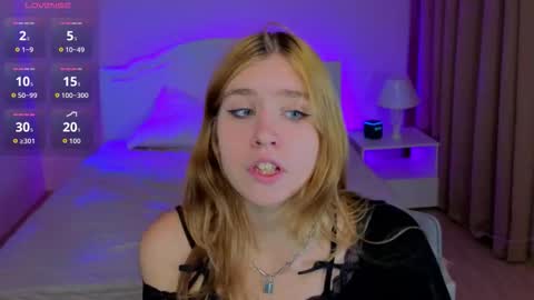 Snapshot of iris_rain chatting on 11/21/25, 11:42 Iris online show from 11/21/25, 11:42