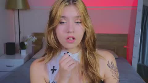 Snapshot of iris_rain chatting on 11/23/25, 09:53 Iris online show from 11/23/25, 09:53