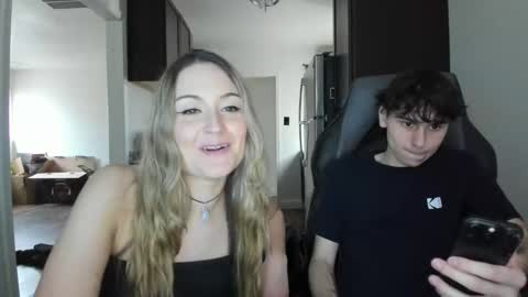 Snapshot of iris_roslin chatting on 04/19/26, 12:33 Iris 3 online show from 04/19/26, 12:33