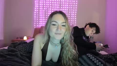 Snapshot of iris_roslin chatting on 04/20/26, 03:20 Iris 3 online show from 04/20/26, 03:20