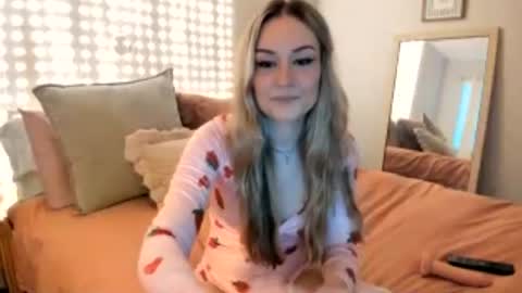Snapshot of iris_roslin chatting on 07/25/26, 03:04 Iris 3 online show from 07/25/26, 03:04