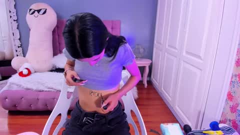 Iris online show from 12/21/24, 10:40