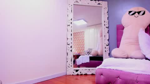 Iris online show from 01/14/25, 01:28