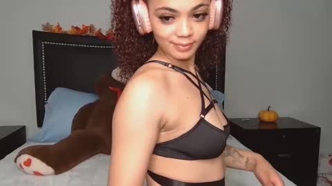 Iris  online show from 11/01/25, 02:35