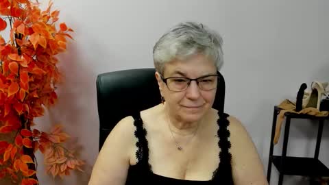 I R I S online show from 10/15/25, 07:08