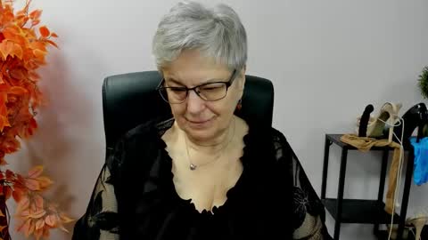 Snapshot of iris_xdesire chatting on 10/29/25, 07:21 I R I S online show from 10/29/25, 07:21