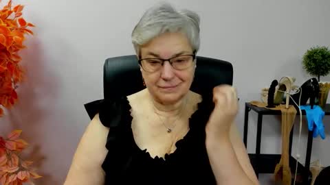 Snapshot of iris_xdesire chatting on 10/30/25, 07:21 I R I S online show from 10/30/25, 07:21