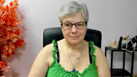 I R I S online show from 12/19/25, 07:26