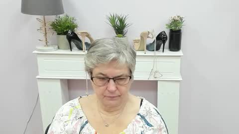 I R I S online show from 02/09/26, 07:12